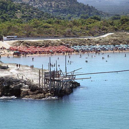Camping Village Baia Falcone Vieste Exterior photo